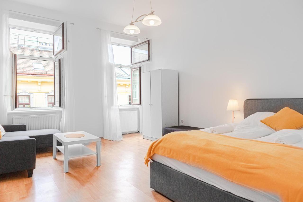 Pleasing 2Br Apt. Akh-Perfect For Groups Wina Bagian luar foto