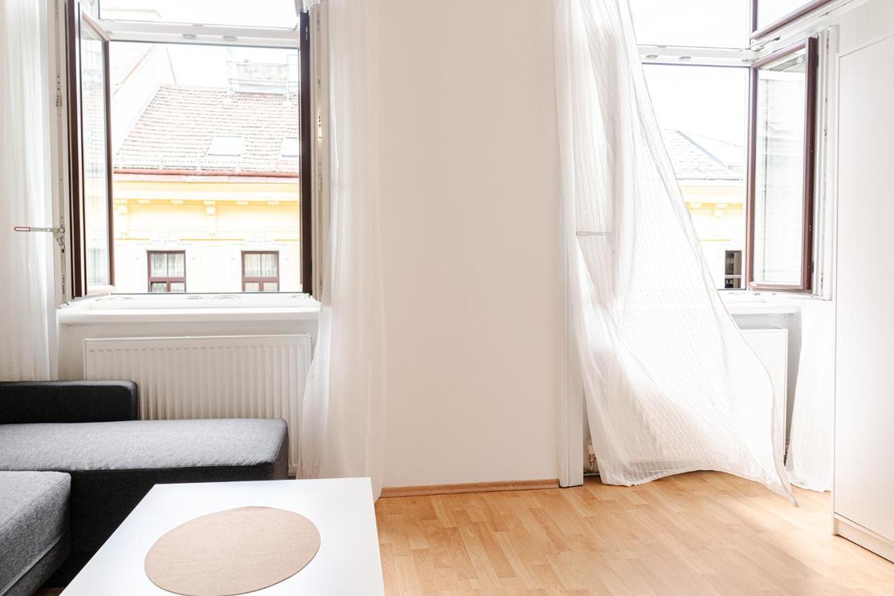 Pleasing 2Br Apt. Akh-Perfect For Groups Wina Bagian luar foto