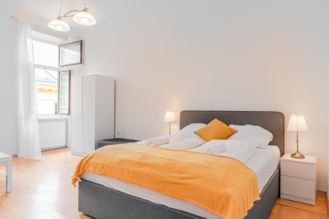 Pleasing 2Br Apt. Akh-Perfect For Groups Wina Bagian luar foto