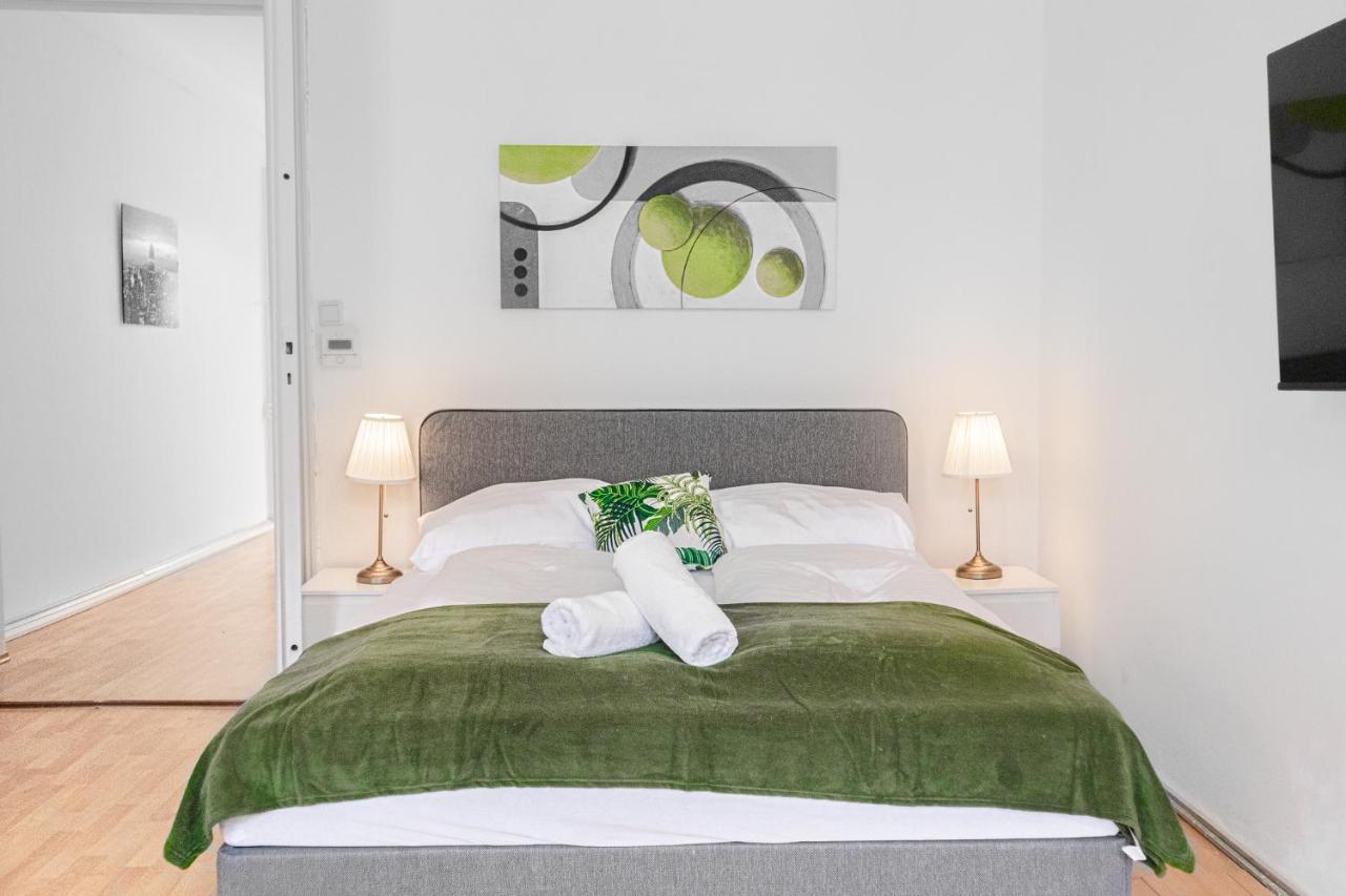 Pleasing 2Br Apt. Akh-Perfect For Groups Wina Bagian luar foto