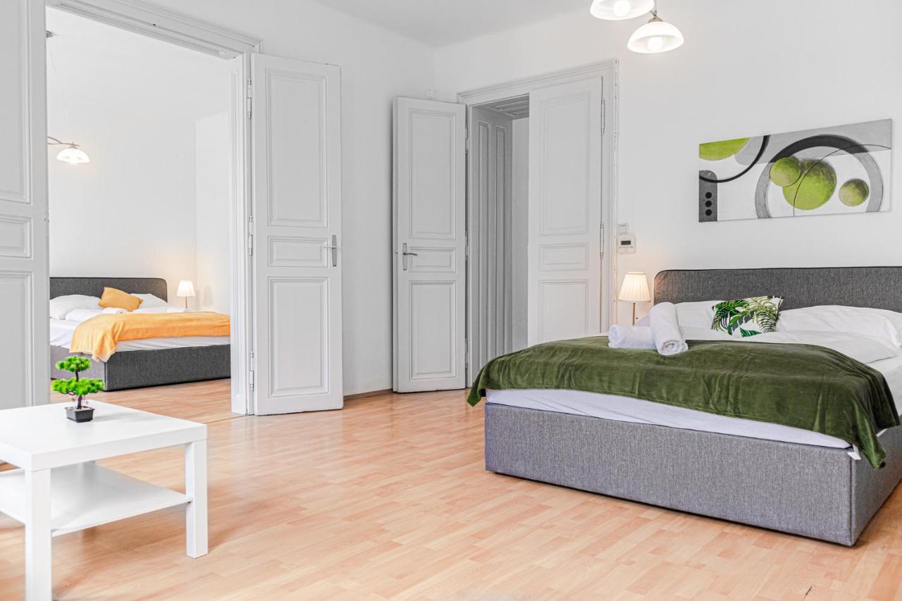Pleasing 2Br Apt. Akh-Perfect For Groups Wina Bagian luar foto