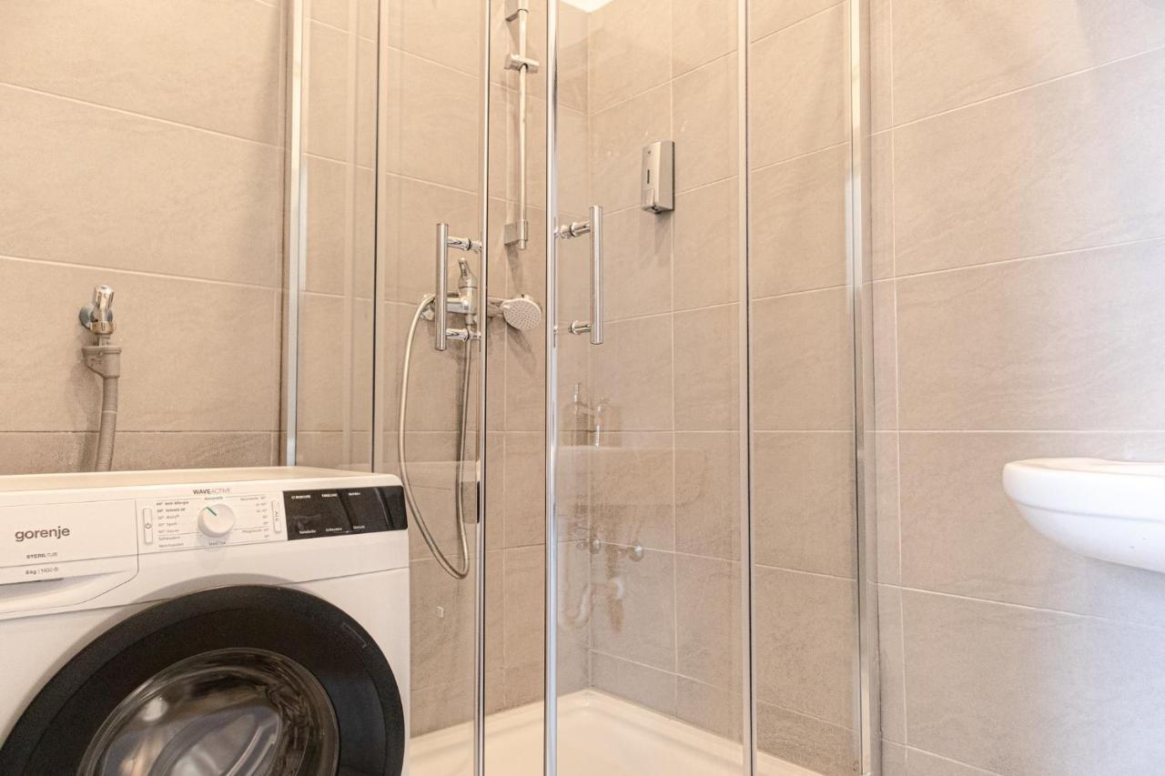 Pleasing 2Br Apt. Akh-Perfect For Groups Wina Bagian luar foto